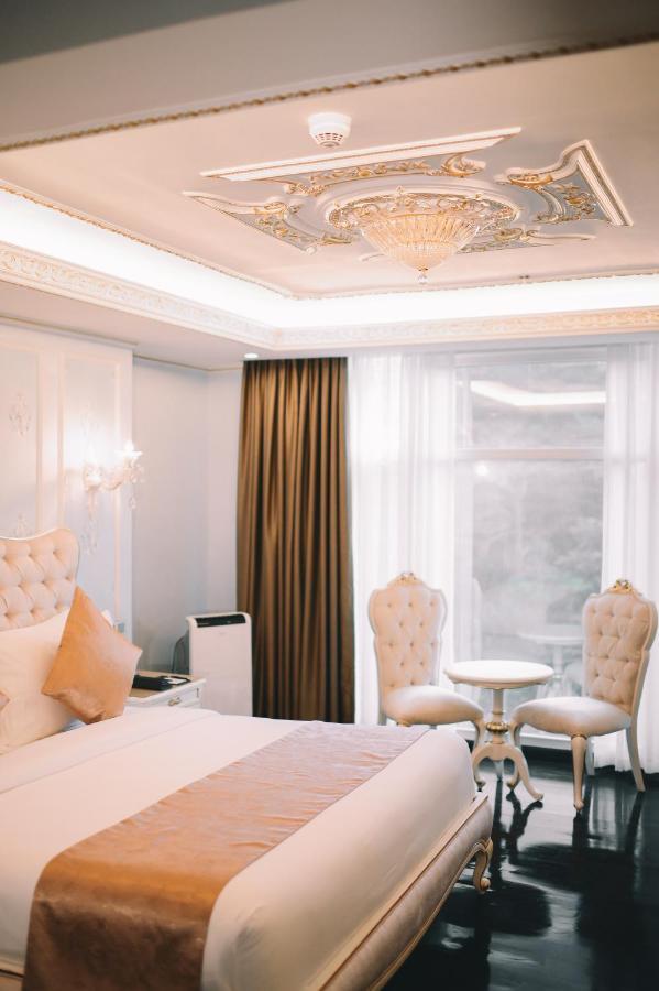 Lafaayette Luxury Suites Baguio City Bagian luar foto